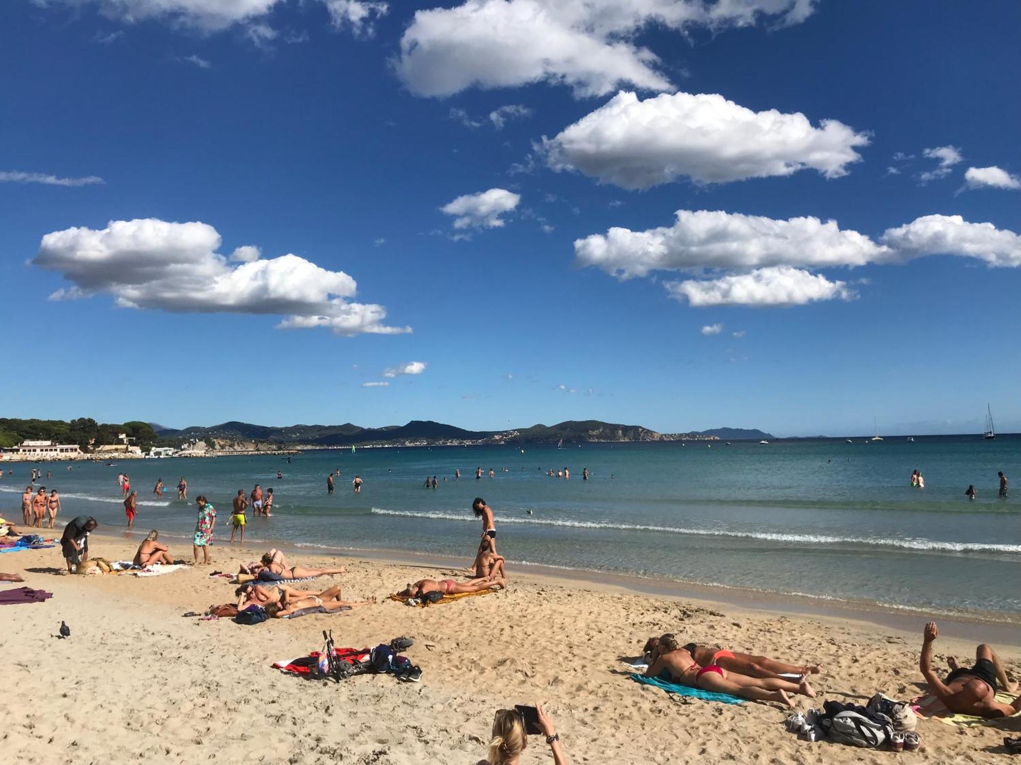 Blue Summer Vibes For 4p, Ac, Balcony, Parking, At 50m, Access -4